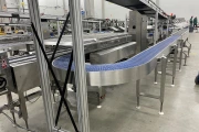 Proseal MC002 + slipmaster weighing line with 14 weighing positions for soft fruits with Slipstream lane divider