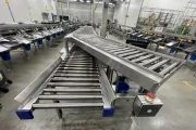 Proseal MC002 + slipmaster weighing line with 14 weighing positions for soft fruits with Slipstream lane divider