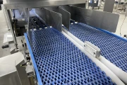 Proseal MC002 + slipmaster weighing line with 14 weighing positions for soft fruits with Slipstream lane divider
