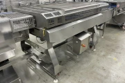 Proseal MC002 + slipmaster weighing line with 14 weighing positions for soft fruits with Slipstream lane divider