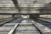 Proseal MC002 + slipmaster weighing line with 14 weighing positions for soft fruits with Slipstream lane divider
