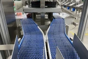 Proseal repackaging and weighing line for soft fruits, such as strawberries