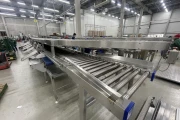 Proseal repackaging and weighing line for soft fruits, such as strawberries