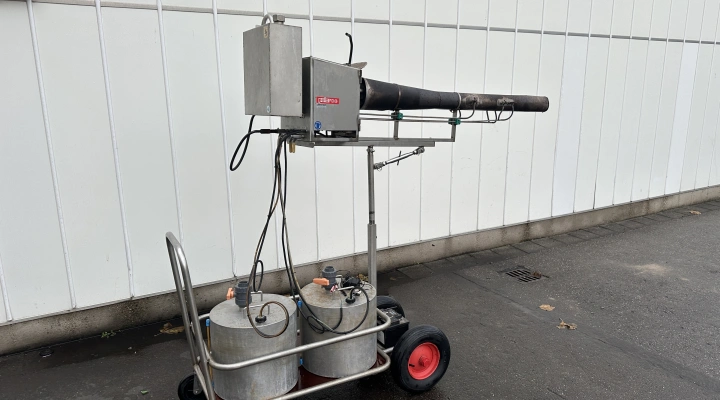 Pulsfog K4 vernevelaar LVM met onderstel en 2 RVS tanks, en accu