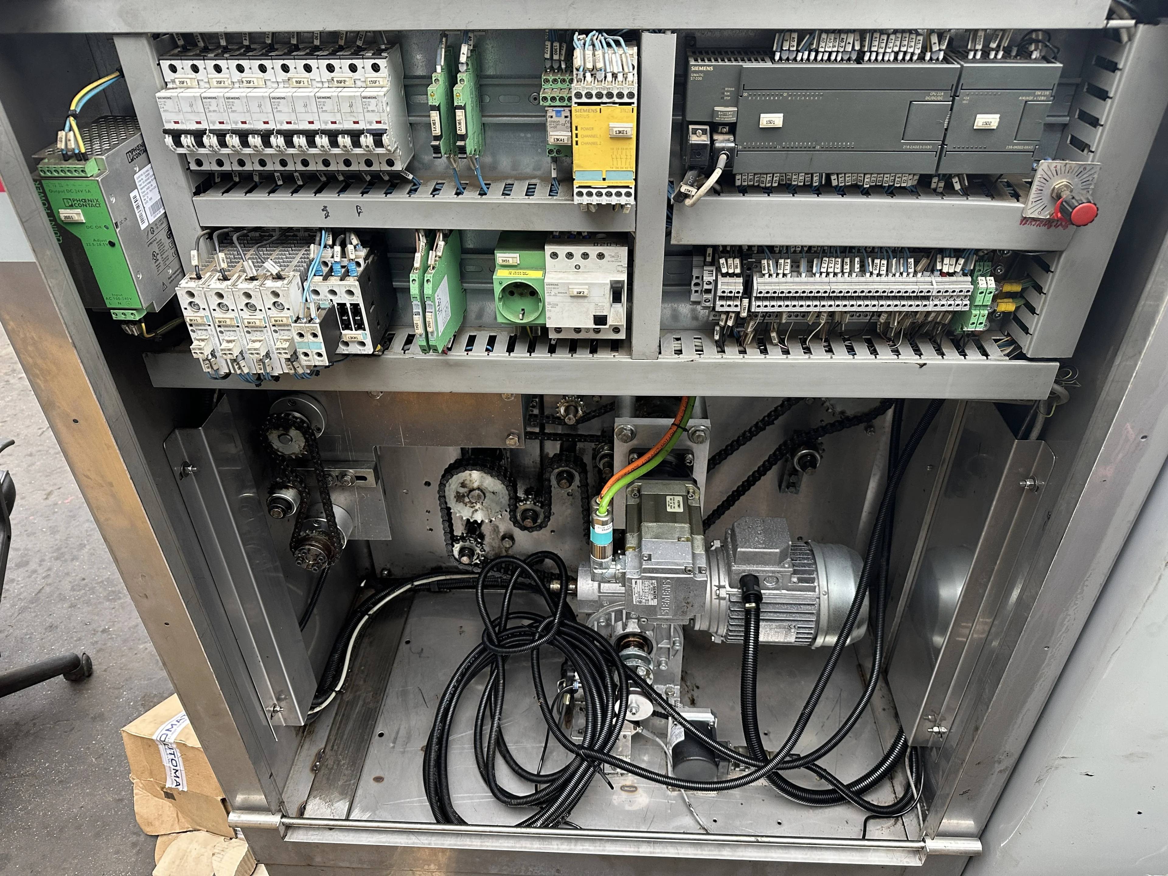 Record Scorpion E SE flow pack machine with inliner • Duijndam Machines