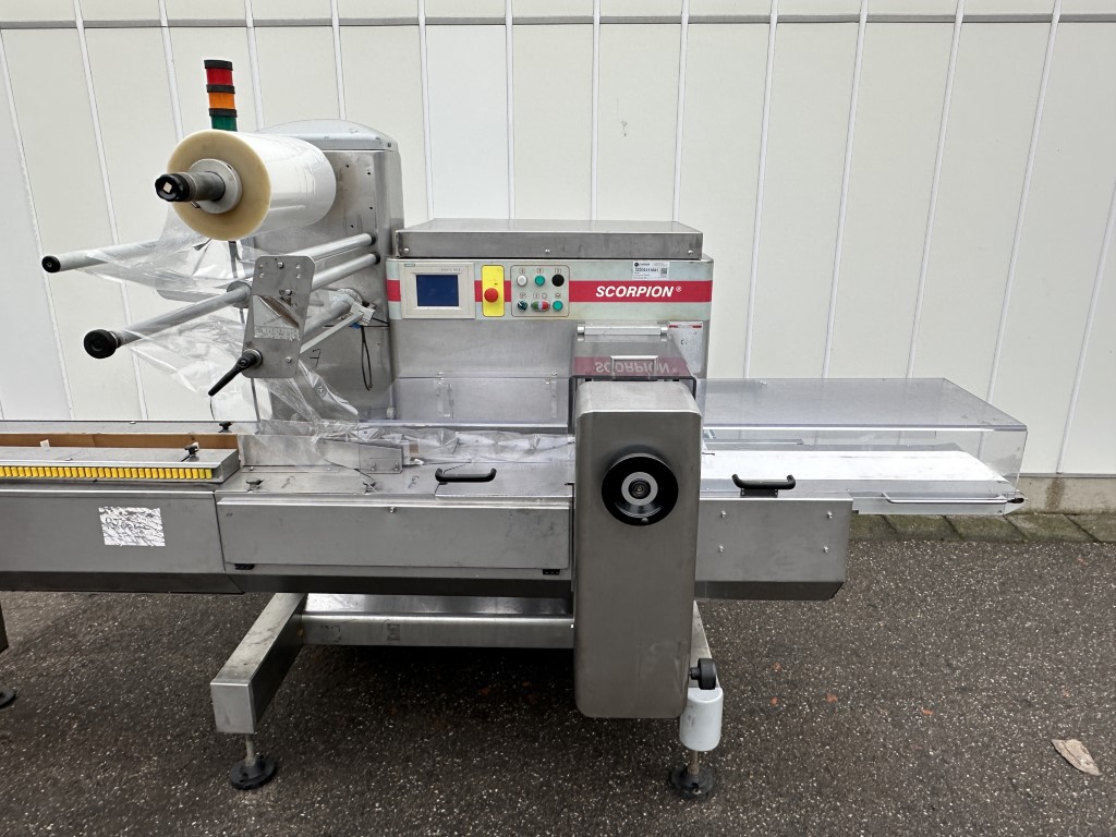Record Scorpion flow pack machine • Duijndam Machines