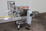 Record Scorpion flow pack machine