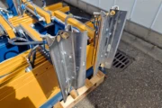 Reisopack 2901 pallet strapping machine with corner applicator