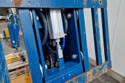Reisopack 2901 pallet strapping machine with corner applicator