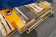 Reisopack 2901 pallet strapping machine with corner applicator