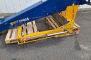 Reisopack 2901 pallet strapping machine with corner applicator