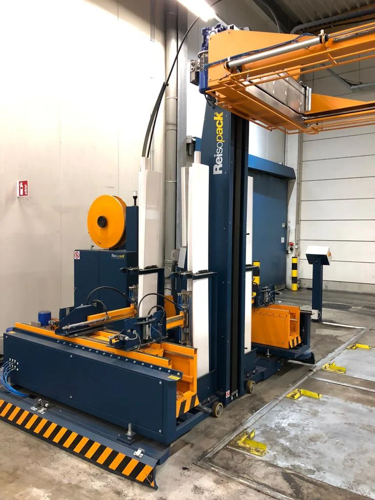 Reisopack 2915 automatic pallet strapping machine with pallet corners