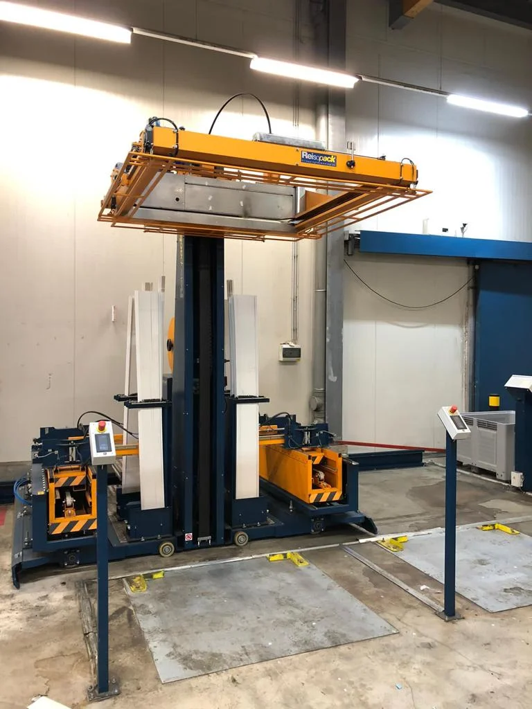 Reisopack 2915 automatic pallet strapping machine with pallet corners ...