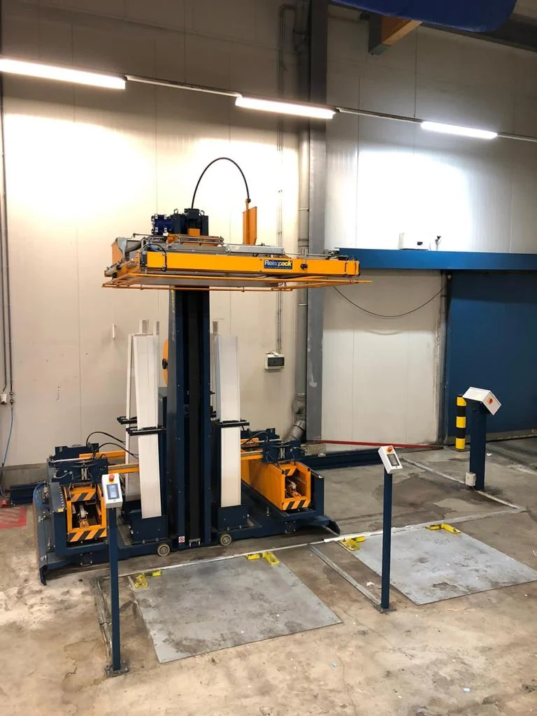 Reisopack 2915 automatic pallet strapping machine with pallet corners