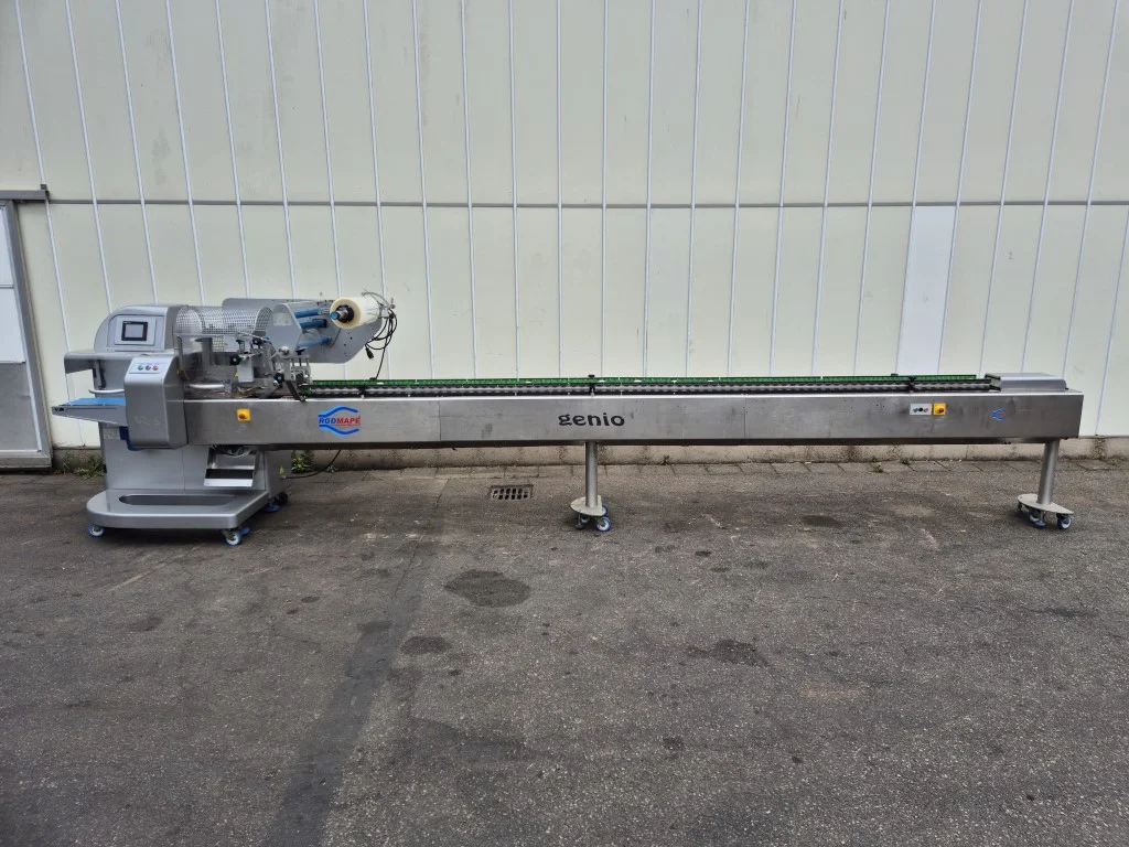 RGD VR-6 Genio flow pack machine for loose fragile products like ...