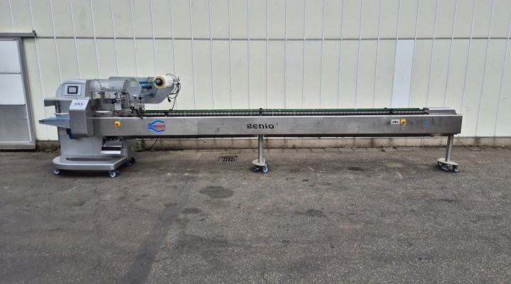 RGD VR-6 Genio flow pack machine for loose fragile products like zuchini and eggplant