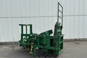 Robot shrub and tree lifter