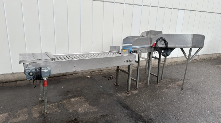 Roller conveyor 210 x 50 cm+ supply conveyor 110 x 41,5 cm