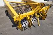 Rumptstad windrower for potatoes