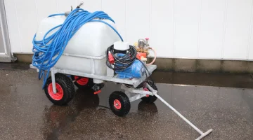 Samdow 300 Liter Spritzwagen mit Schlauch