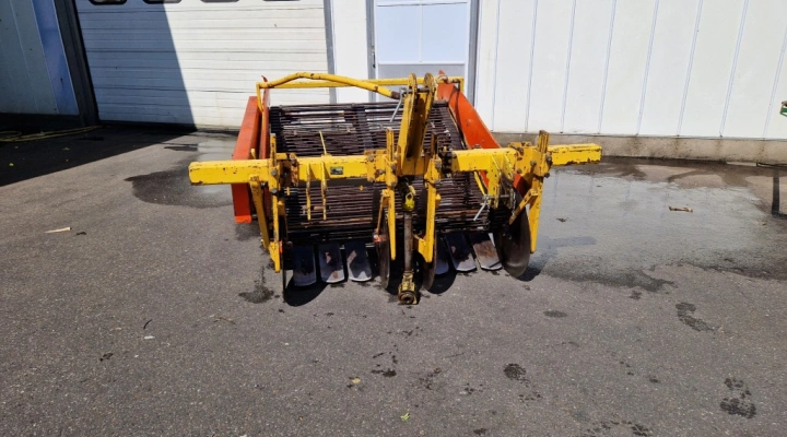Samon 2 row harvester for potatoes