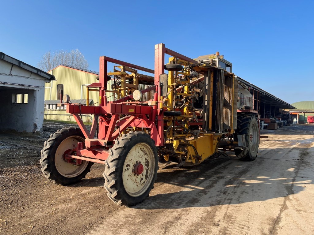 Asa-lift windrower digger for 2 rows of potatoes onions or