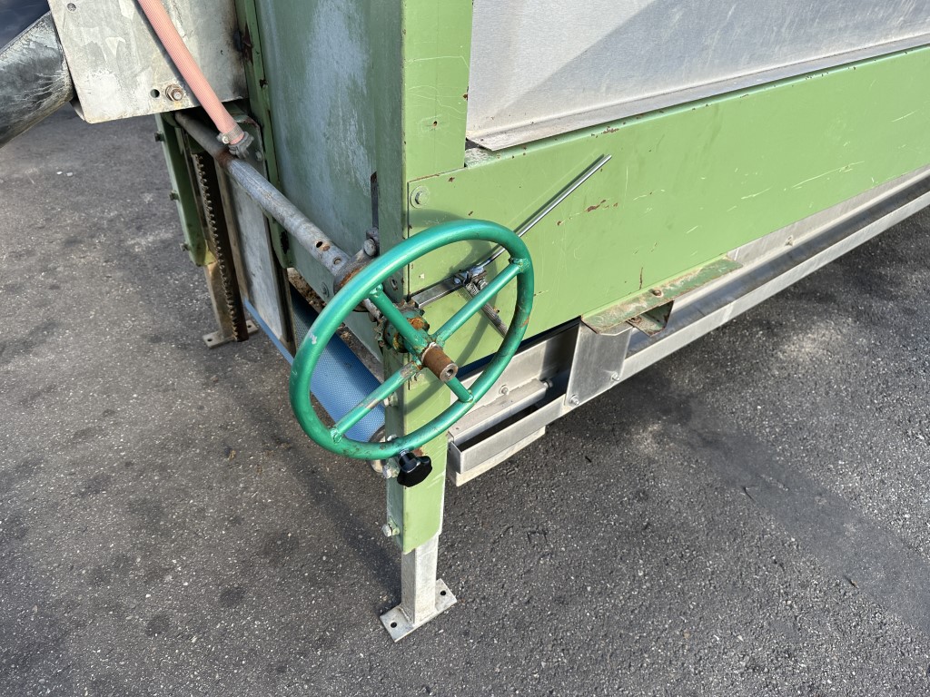 Schneider Agrar 3 M ������� �����a ����������� ���� 300 � 80