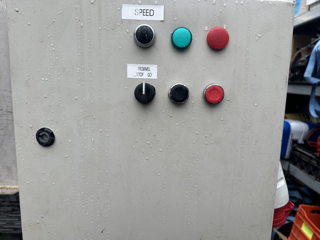 Schneider Agrar 3 M ������� �����a ����������� ���� 300 � 80