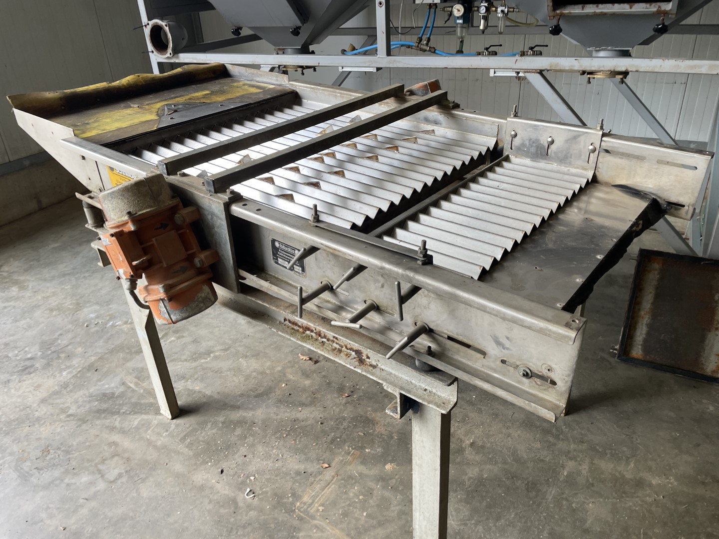 �������������� Schneider LS1000-2 ��� ������ � ������� 100 ��