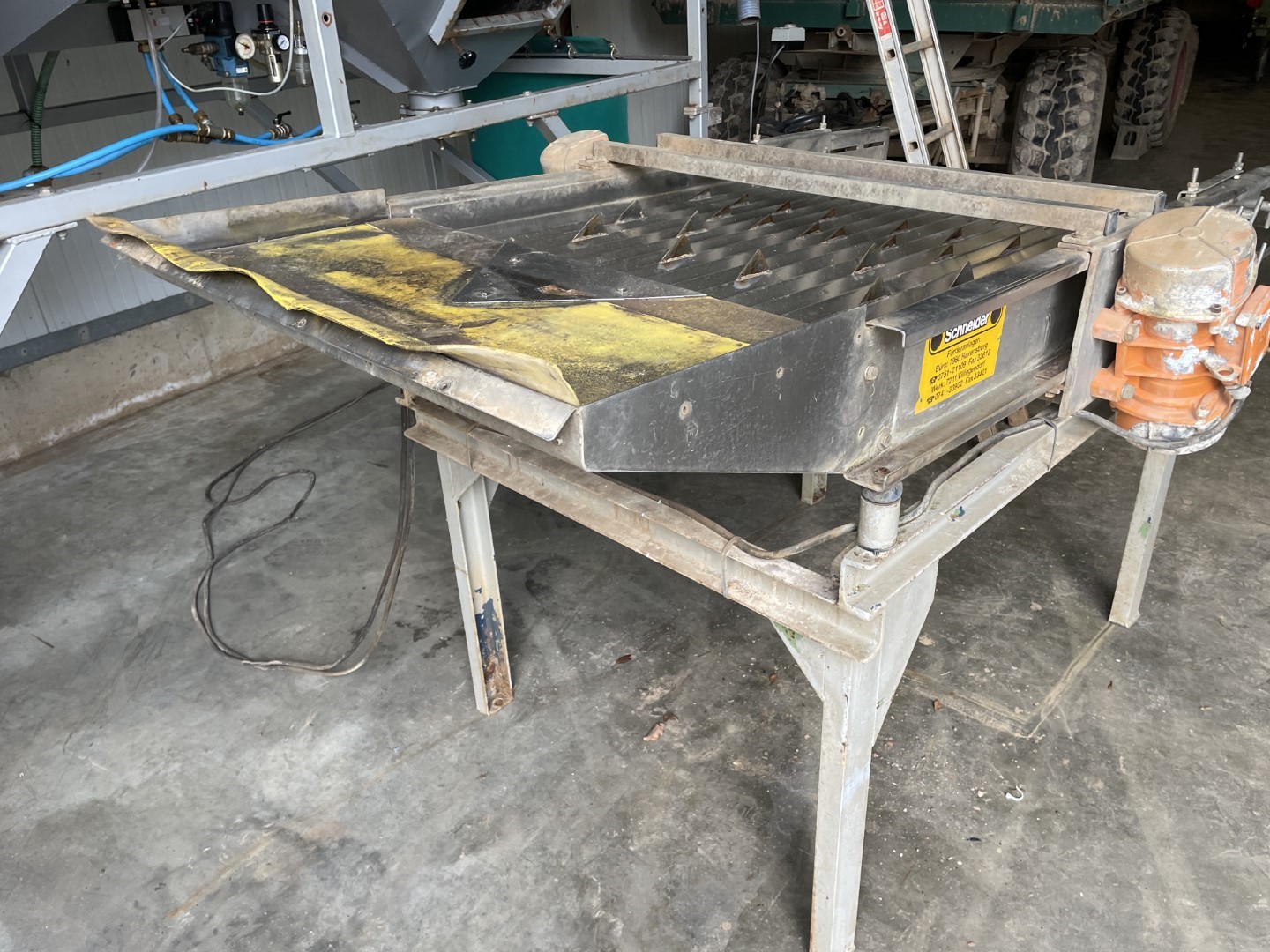 �������������� Schneider LS1000-2 ��� ������ � ������� 100 ��