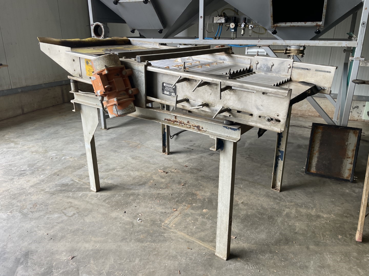 �������������� Schneider LS1000-2 ��� ������ � ������� 100 ��