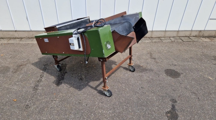 Schouten brushing machine 10 brushes