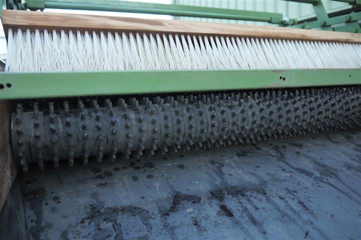 Schouten Elevator с Schouten PU Bulbcleaner- щеточная машина