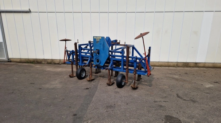 Schrauwen Primac dibbler for leek and other vegetables