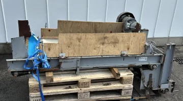 Zelfbouw transportband 160 x 60 cm met verstelbare ijzeren rol Gebruikt als ontsteningsmachine