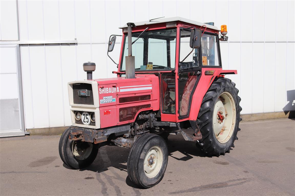 Shibaura 6300 Tractor • Duijndam Machines