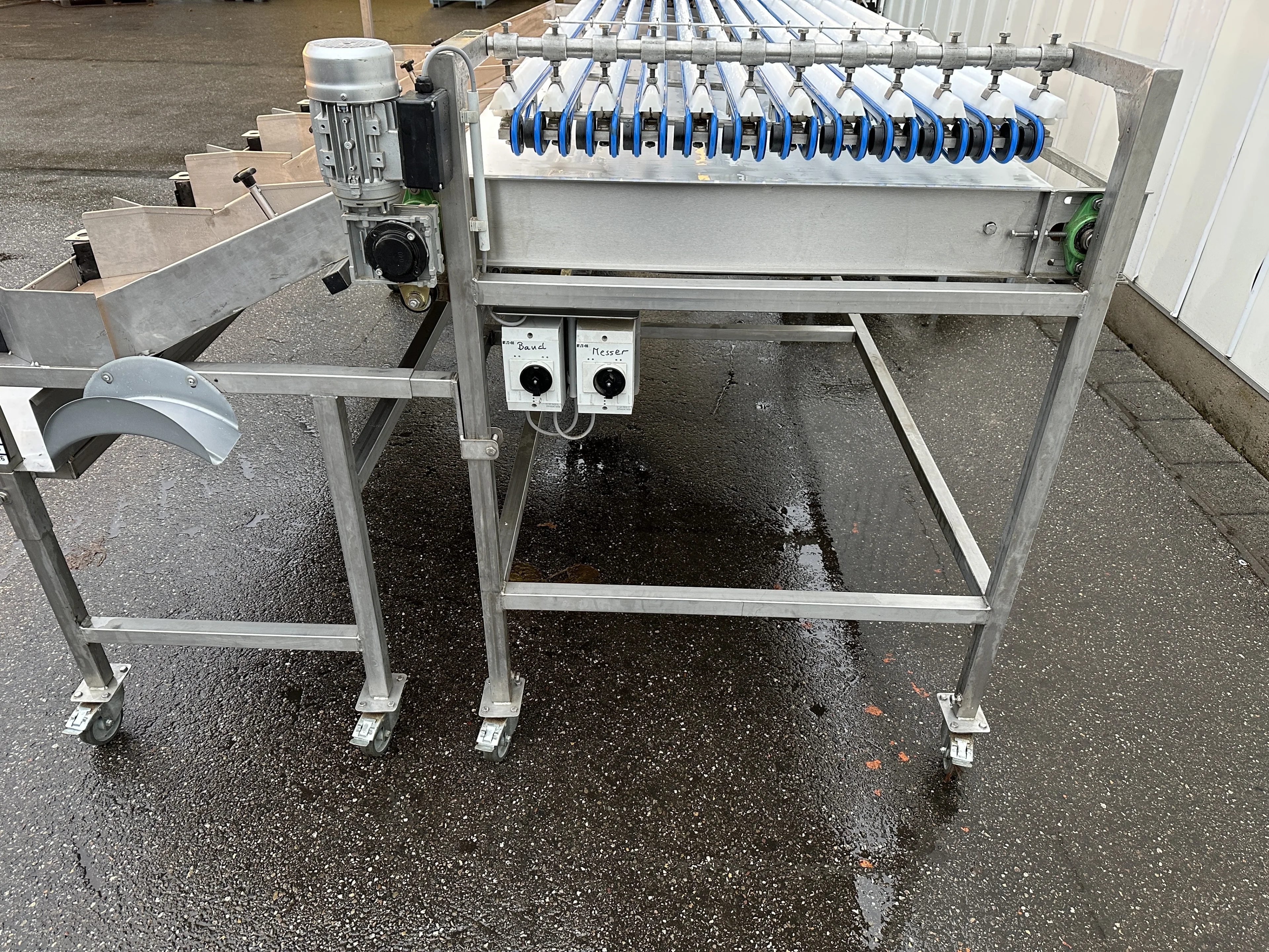 Siegwald SELECTplus cherry sorting machine with stem cutters • Duijndam ...