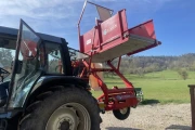 Simon S3B carrot harvester tractor-mounted, single-row with hopper