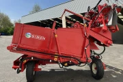 Simon S3B carrot harvester tractor-mounted, single-row with hopper