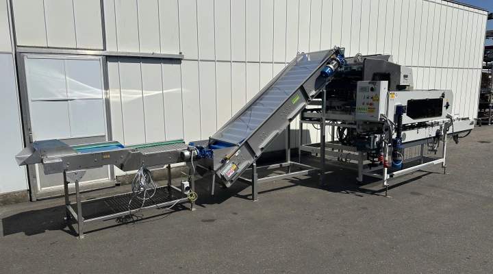 Sorma W12 126 ACE 115 weighing machine with elevator and punnet filler