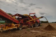 Spinnekop Combine receiving hopper with cleaner ,inspection conveyor and elevator