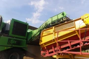 Spinnekop Combine receiving hopper with cleaner ,inspection conveyor and elevator