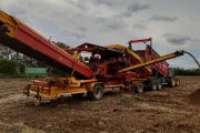 Spinnekop Combine receiving hopper with cleaner ,inspection conveyor and elevator