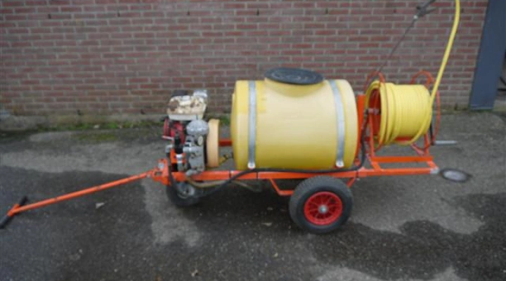 spuitwagen benzine (3)