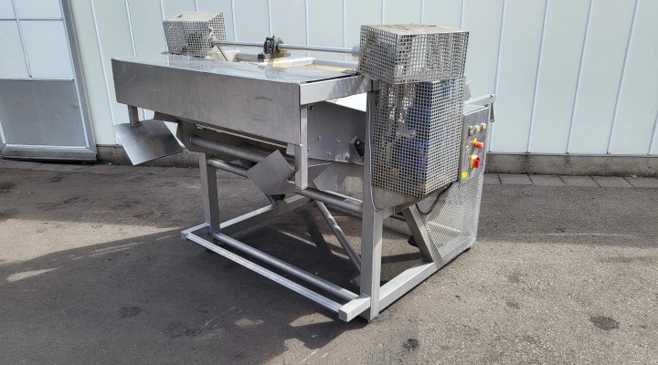 Stainless steel cutting machine for peeled potatoes