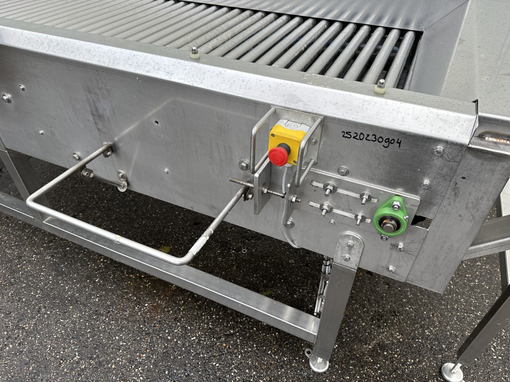 ST100