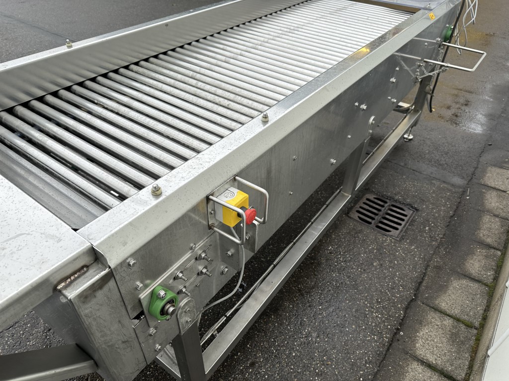 ST100