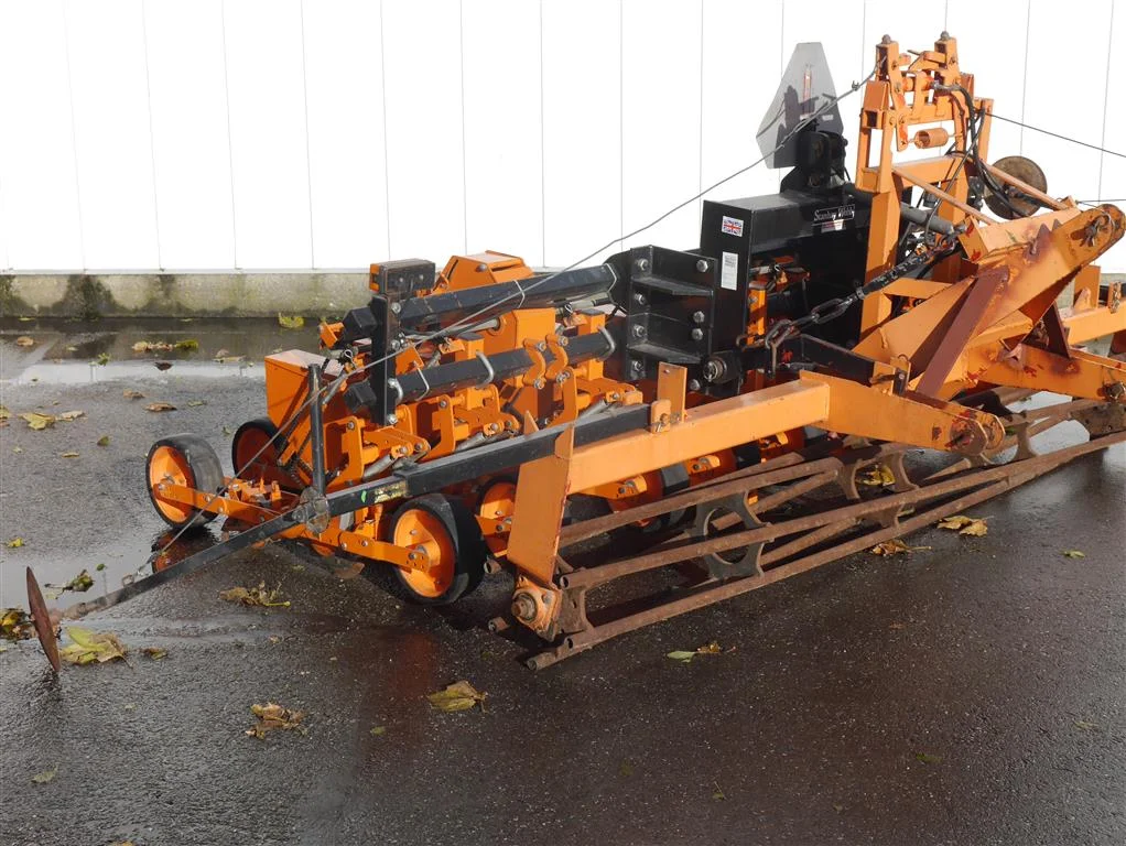 Stanhay mechanical seeder 8 rows • Duijndam Machines