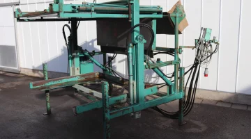 Stavast box tipper for boxes of 165 cm wide