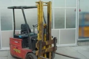 Steinbock elektro forklift image 1